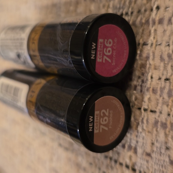 REVLON BRAND WOMEN'S SUPER LUSTROUS LIPSTICK BUNDLE OF 2 - Picture 4 of 8